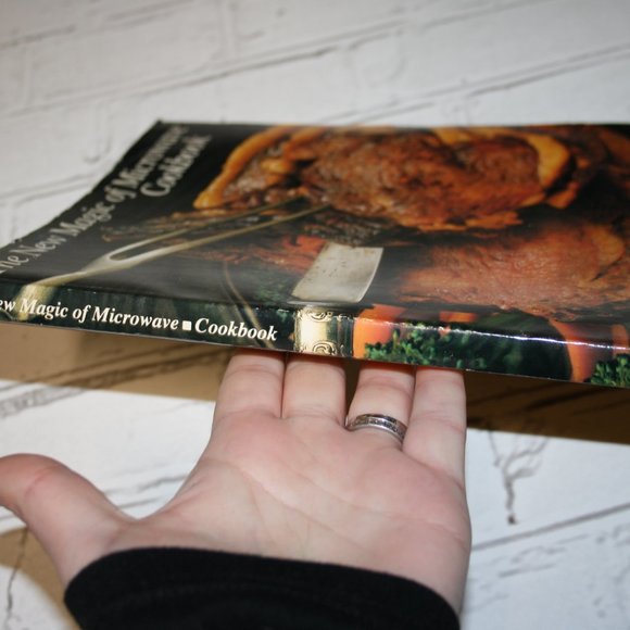 Vintage 1974 The New Magic of Microwave cookbook Magic Chef (Bf) - Picture 2 of 5